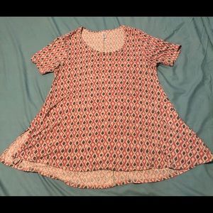 GUC Lularoe Medium Perfect Tee